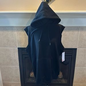 NWT Black Fleece Factory Men’s Hooded Muscle Shirt